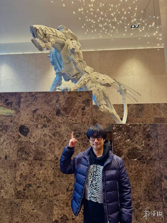 小岛秀夫发布新照片:与《地平线》系列开发团队的愉快合影 小岛秀夫发布新照片:与《地平线》系列开发团队的愉快合影