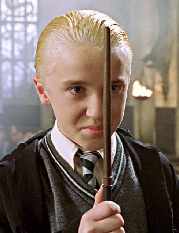 汤姆·费尔顿再度登上舞台,饰演德拉科·马尔福!官方首映拍摄片段正式公布
汤姆·费尔顿再度登上舞台,饰演德拉科·马尔福!官方首映拍摄片段正式公布