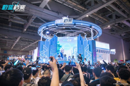 每一天的平凡，都是一种奇迹！由青春战术剧情RPG手游《蔚蓝档案》今日正式开启公测