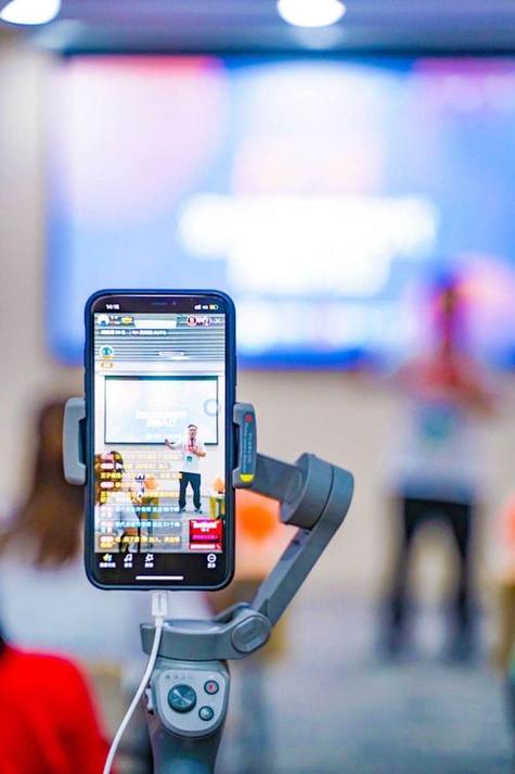 户外直播用什么手机好成为榜首，网友：太正常了