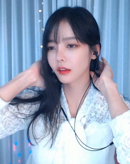 俏佳人忘忧草wyc.老狼界面清爽无广告，网友：几乎无广告弹窗