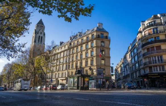 一位大爷用镜头直击，无修饰、无滤镜，展现的巴黎风貌！塞纳河竟被调侃为“村头水沟”