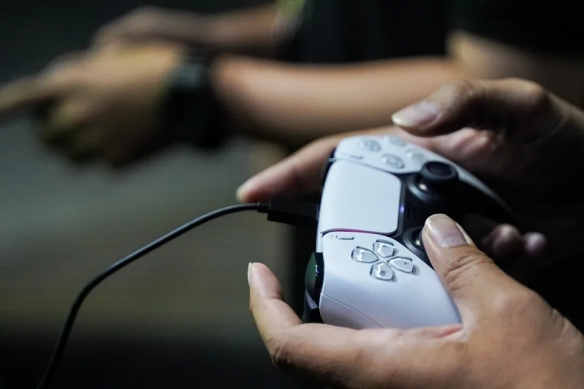 年华逝去会导致后悔吗？一位27岁的网友感慨“青春奉献给了ACG”引发争议！