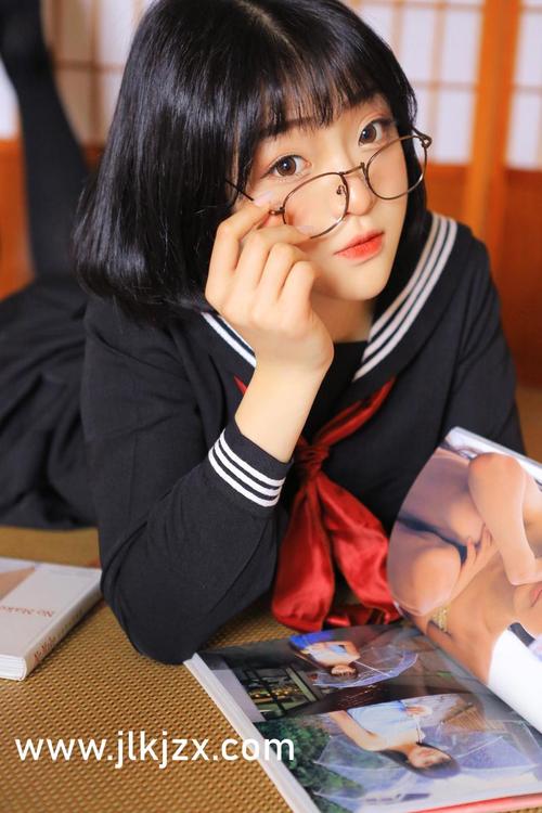 小猪草莓丝瓜深夜释放自己旧版免费