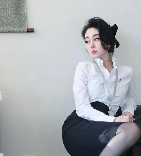 国产极品OL丝袜高跟在线观看