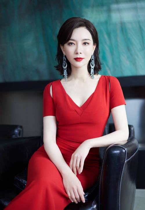 曰的女人嗷嗷叫免费视频