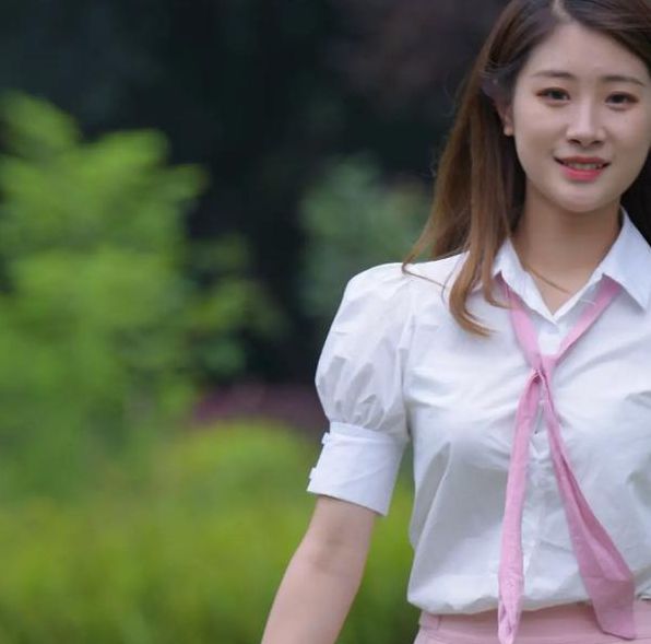 清纯短裙校花被c在线观看