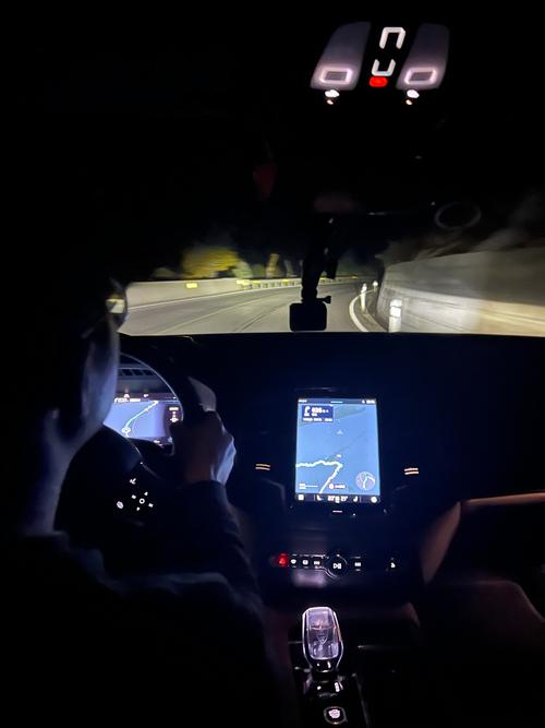 开车晚上看有痛痛的声音免费