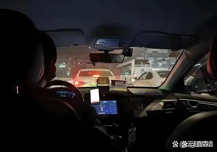 开车晚上看有痛痛的声音免费