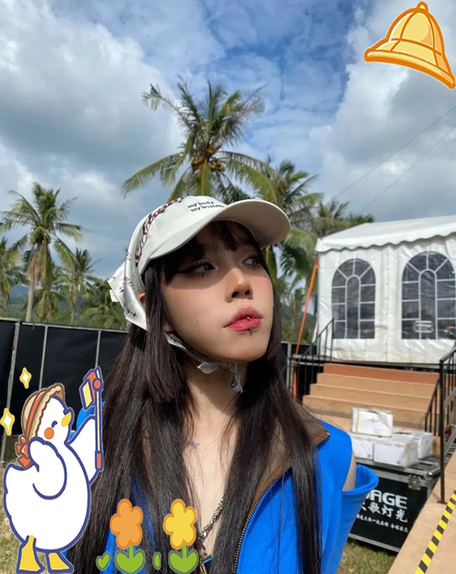 中国大陆女rapper18岁欢迎您