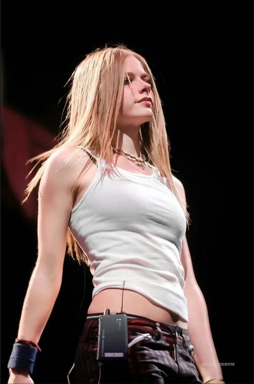 艾薇儿视频在线观看